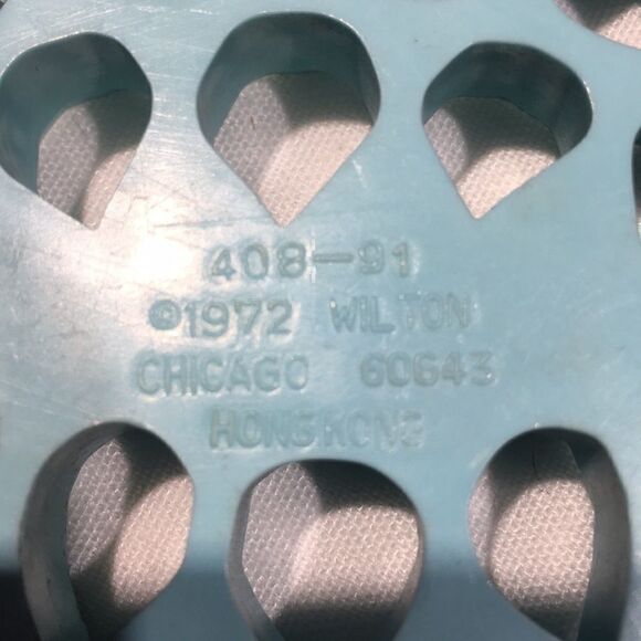 Vintage Wilton Filigree fondant cutters - Picture 7 of 7